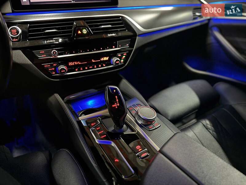 Седан BMW 5 Series 2020 в Львове