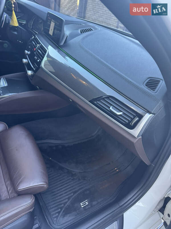 Седан BMW 5 Series 2017 в Черновцах