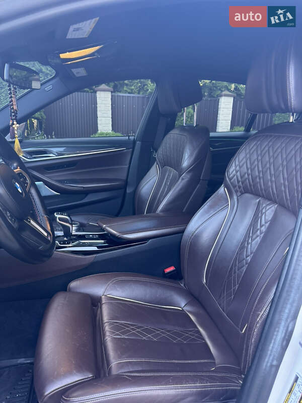 Седан BMW 5 Series 2017 в Черновцах