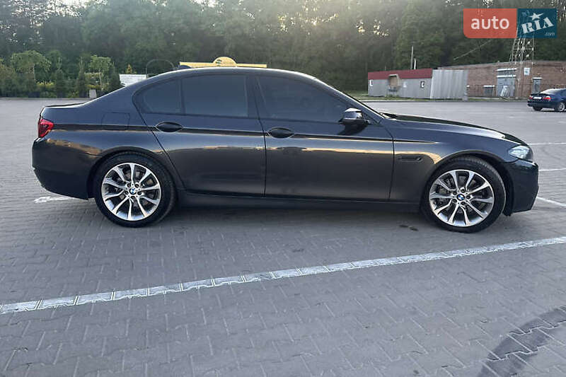 Седан BMW 5 Series 2016 в Киеве