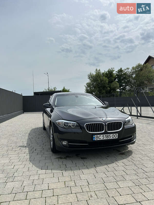 Седан BMW 5 Series 2011 в Львові