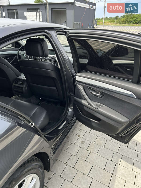 Седан BMW 5 Series 2011 в Львові