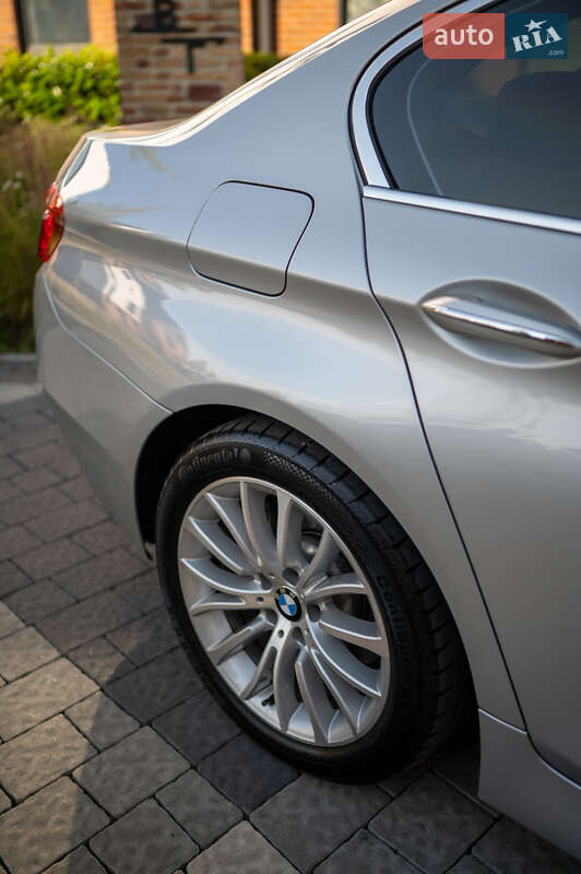 Седан BMW 5 Series 2013 в Львове