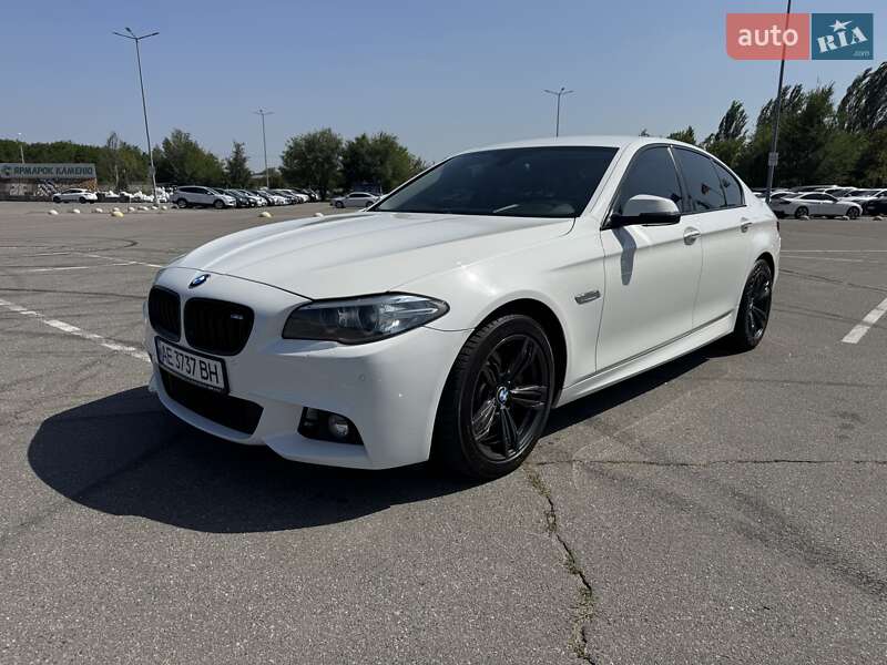 Седан BMW 5 Series 2016 в Дніпрі