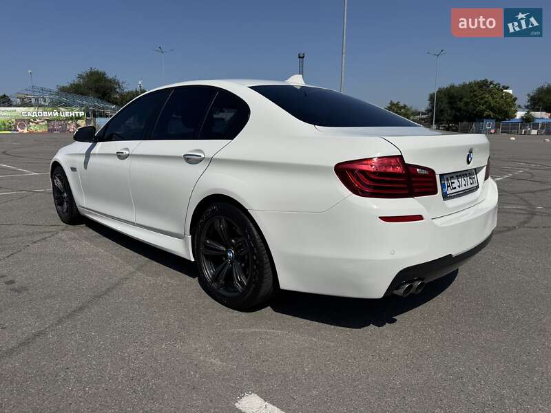 Седан BMW 5 Series 2016 в Дніпрі