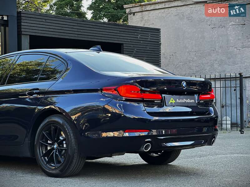 Седан BMW 5 Series 2016 в Киеве