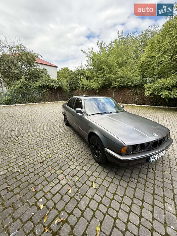 Седан BMW 5 Series 1988 в Львові