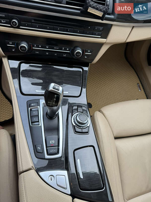 Седан BMW 5 Series 2016 в Хмельницком