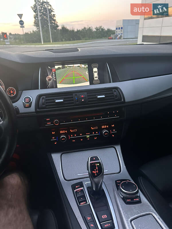 Седан BMW 5 Series 2016 в Львові