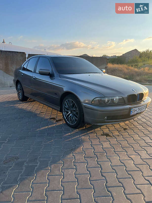 Седан BMW 5 Series 2002 в Снигиревке
