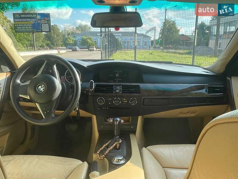 Седан BMW 5 Series 2004 в Карлівці