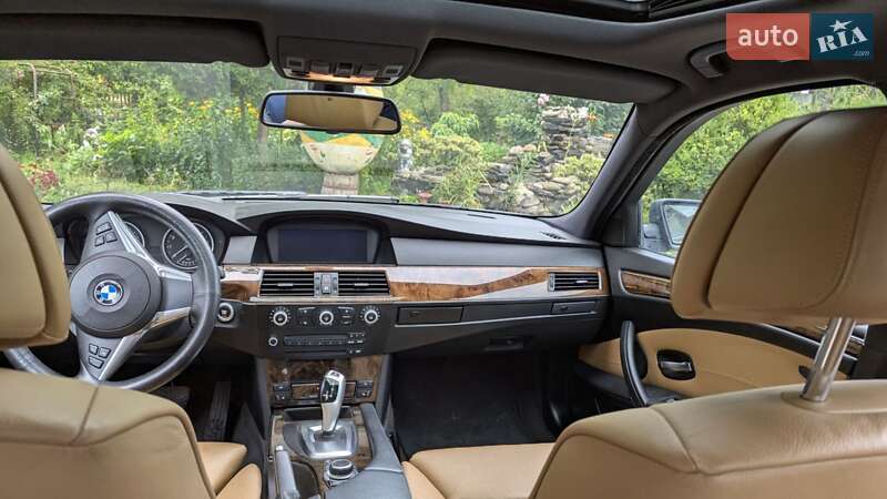Седан BMW 5 Series 2009 в Львові