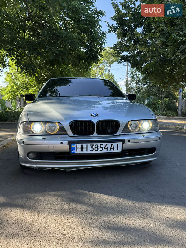BMW 5 Series 2001