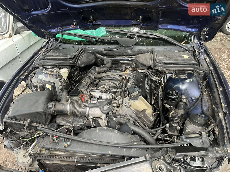 Седан BMW 5 Series 1997 в Киеве