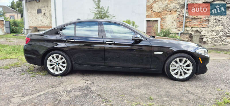 Седан BMW 5 Series 2011 в Дубні