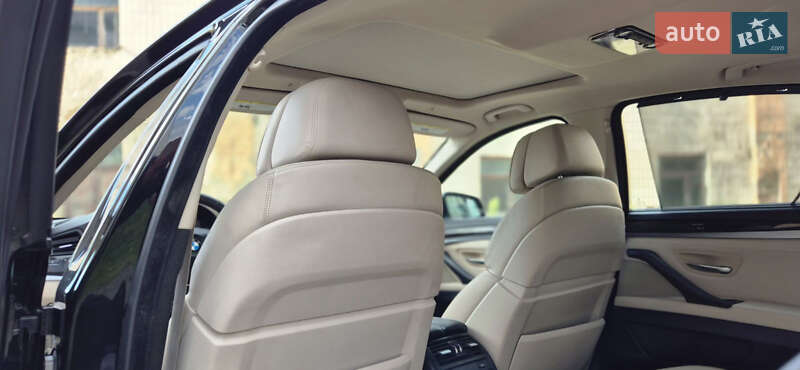 Седан BMW 5 Series 2011 в Дубні