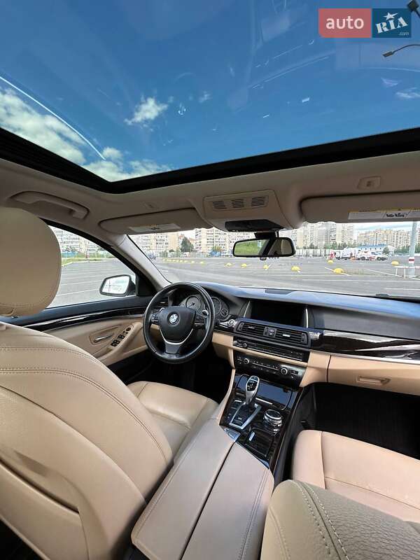 Седан BMW 5 Series 2016 в Львове