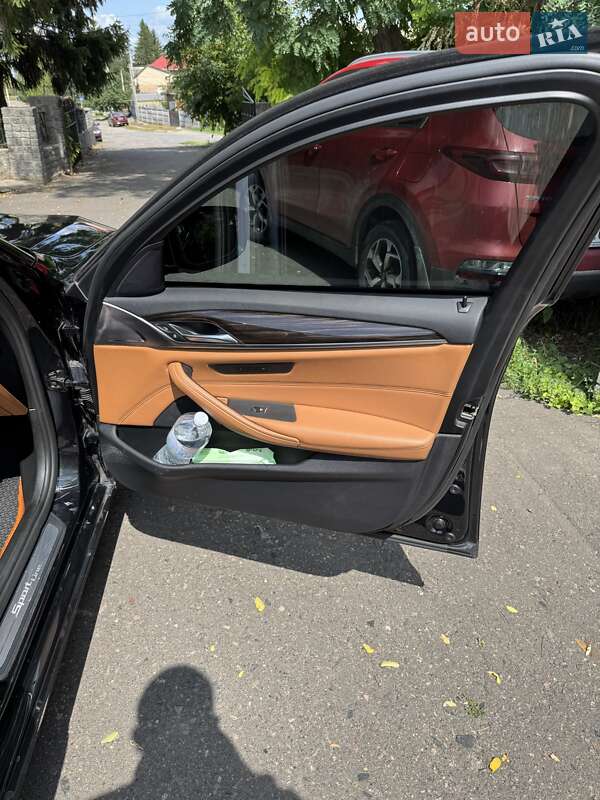 Универсал BMW 5 Series 2017 в Хмельницком