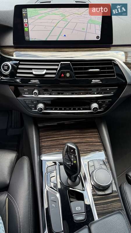 Седан BMW 5 Series 2017 в Львове