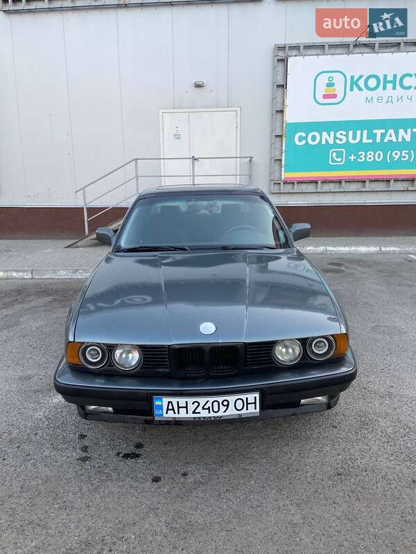 Седан BMW 5 Series 1990 в Павлограді