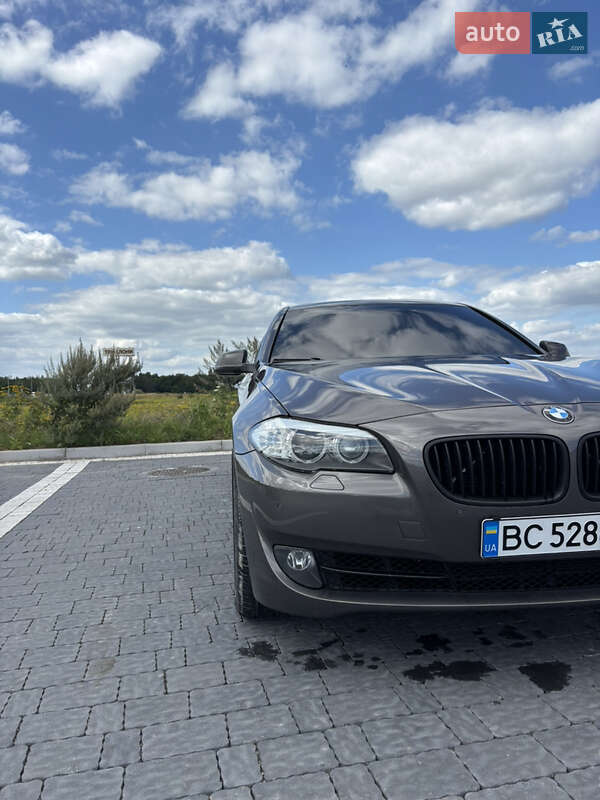Седан BMW 5 Series 2013 в Львові