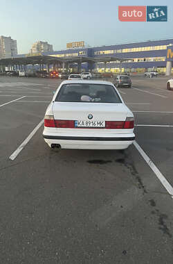 Седан BMW 5 Series 1992 в Киеве
