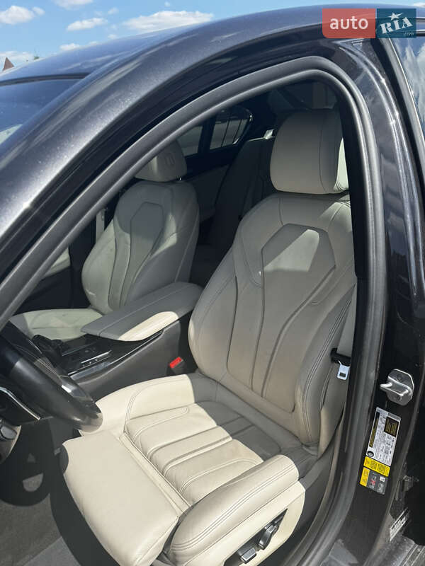 Седан BMW 5 Series 2018 в Львове