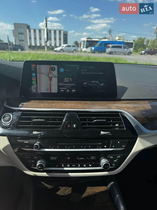 Седан BMW 5 Series 2018 в Львове