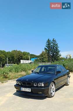 Седан BMW 5 Series 1989 в Дубровице
