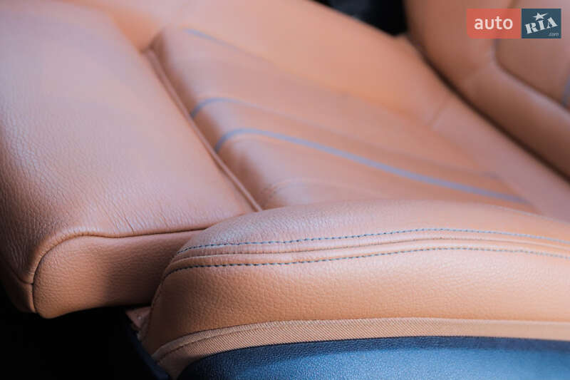 Седан BMW 5 Series 2019 в Львове