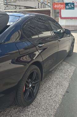 Седан BMW 5 Series 2012 в 