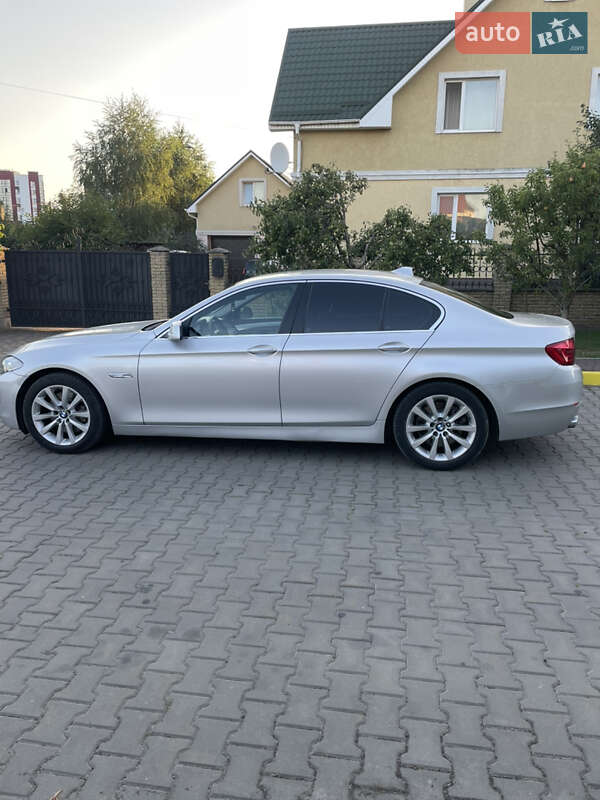 Седан BMW 5 Series 2010 в Луцке