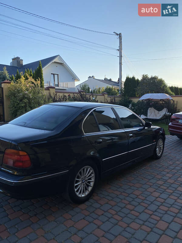 Седан BMW 5 Series 2000 в Солонке