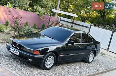 Седан BMW 5 Series 2000 в Черновцах