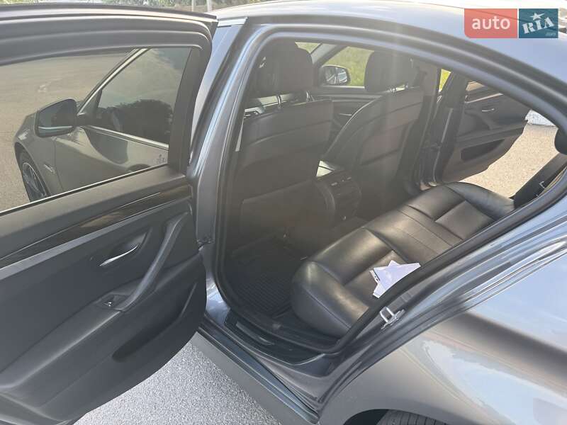 Седан BMW 5 Series 2013 в Хмільнику