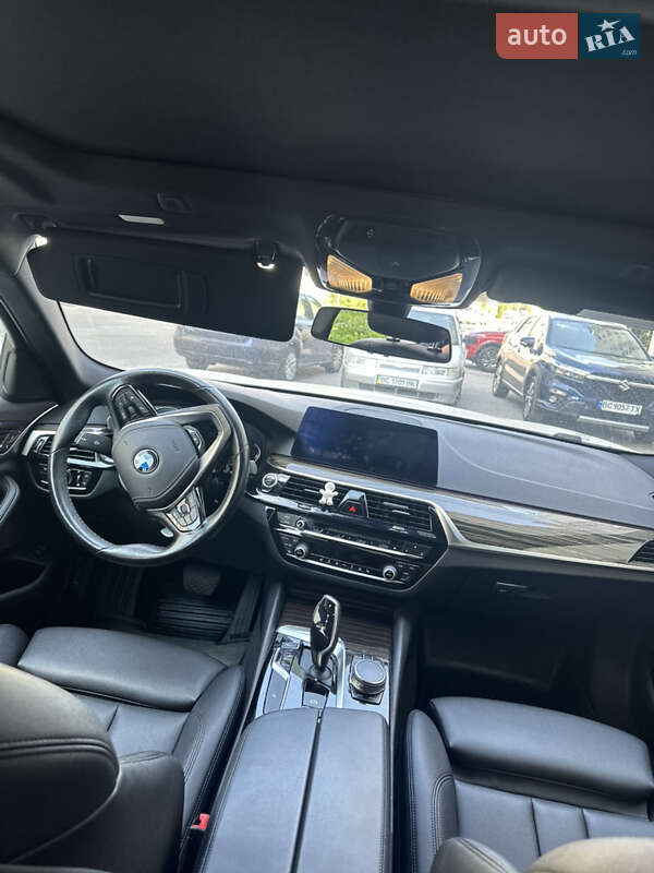 Седан BMW 5 Series 2017 в Львове