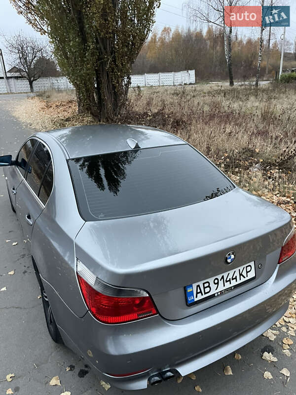 Седан BMW 5 Series 2004 в Калиновке