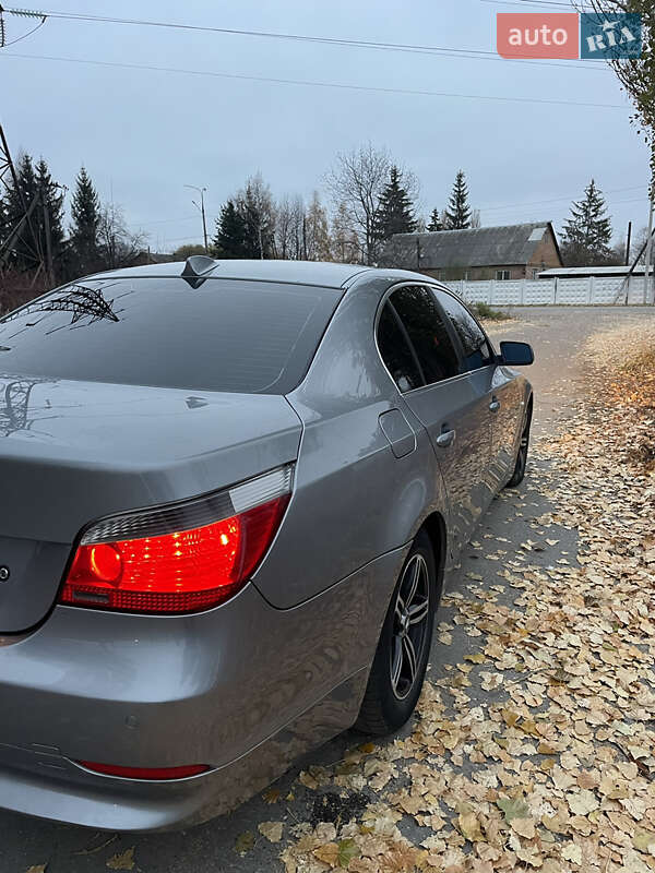 Седан BMW 5 Series 2004 в Калиновке