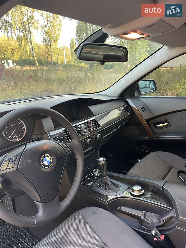 Седан BMW 5 Series 2004 в Калиновке