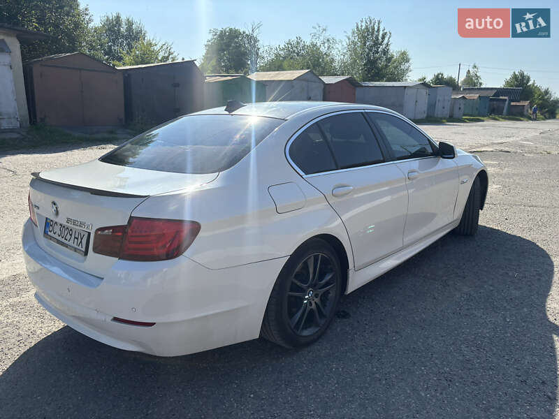 Седан BMW 5 Series 2012 в Львові