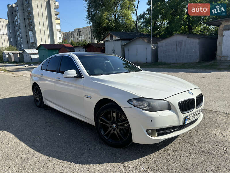 Седан BMW 5 Series 2012 в Львові