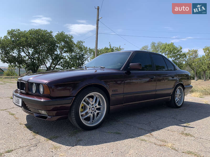 Седан BMW 5 Series 1995 в Болграде