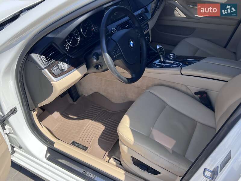 Седан BMW 5 Series 2013 в Нововолинську