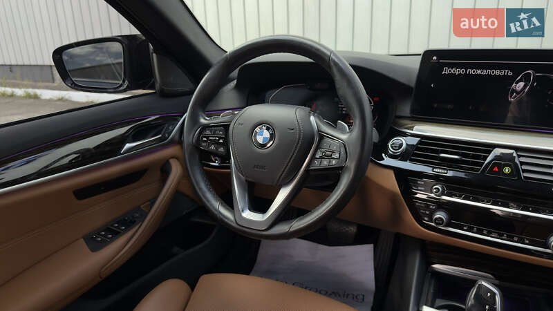 Седан BMW 5 Series 2021 в Черновцах