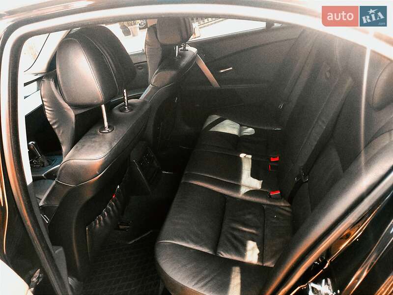 Седан BMW 5 Series 2004 в Киеве