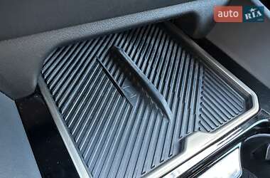 Седан BMW 5 Series 2023 в 