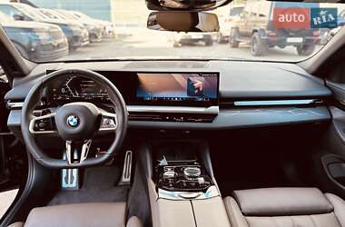 Седан BMW 5 Series 2023 в 