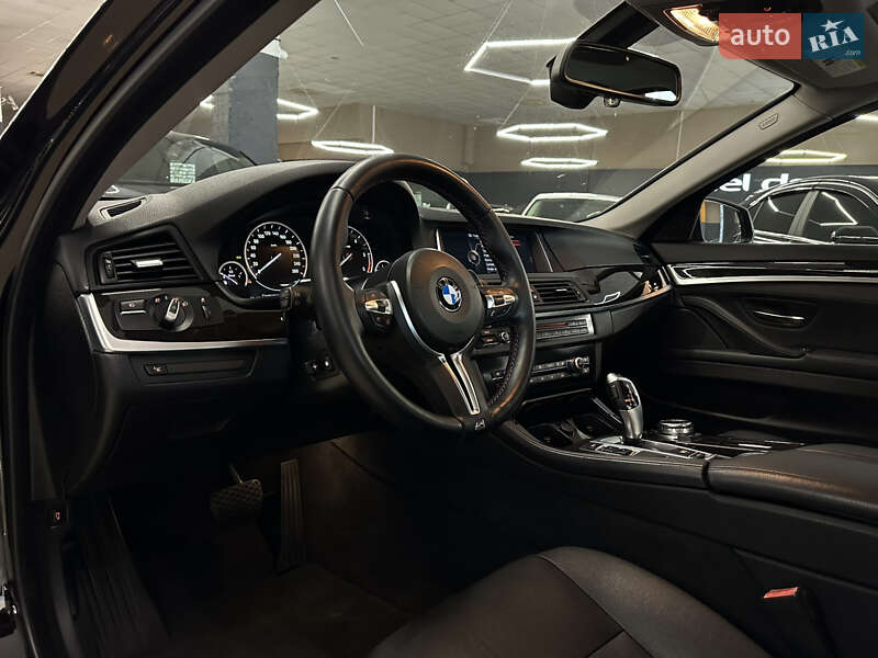 Седан BMW 5 Series 2015 в Миколаєві