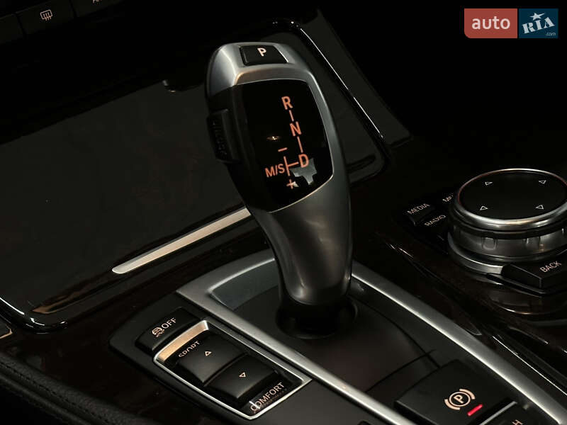 Седан BMW 5 Series 2015 в Миколаєві