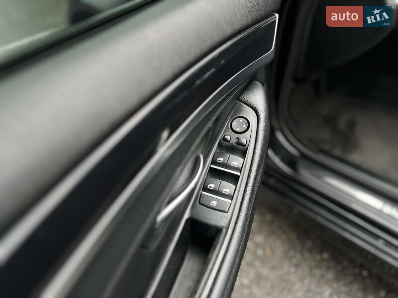 Седан BMW 5 Series 2016 в Киеве